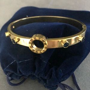 BEAUTIFUL STAINLESS STEEL BANGLE.